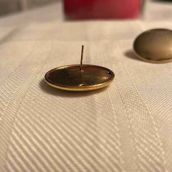 Round earrings - Picture 3 of 3